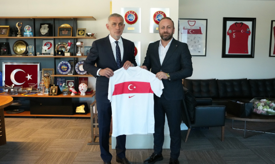 Altay Spor Kulübü Yöneticilerinden TFF Başkanı Hacıosmanoğlu'na Ziyaret